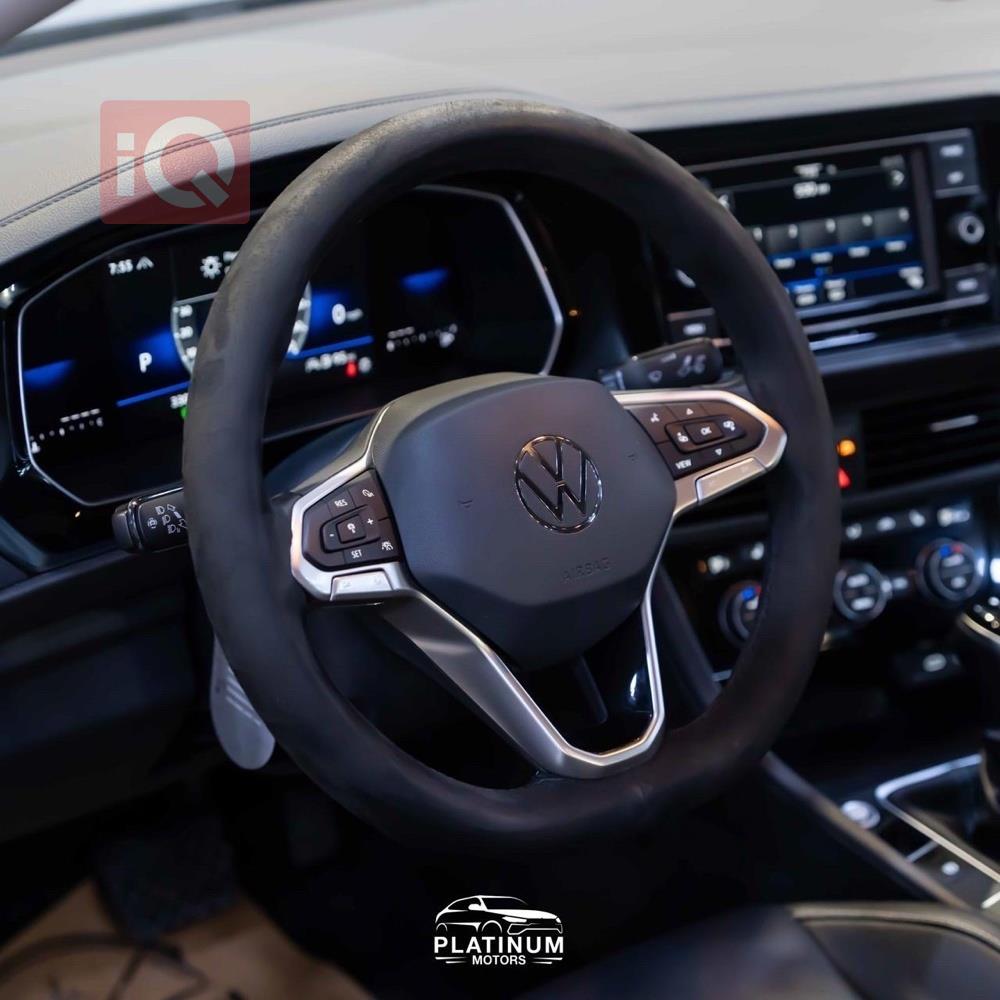 https://cdn.iqcars.io696f06f5-bbbc-4f5a-8779-9817d1243f8f_9.jpg